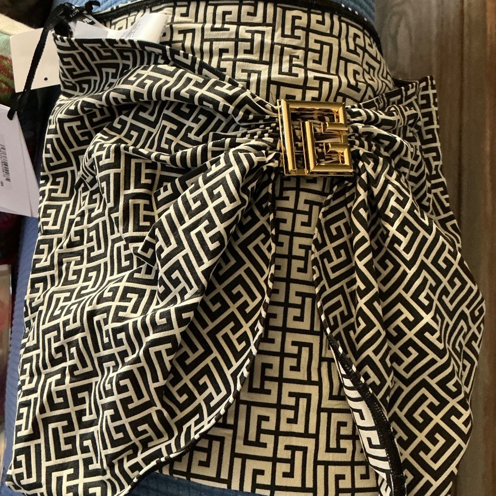 Wrap yourself in style-Cover Up!